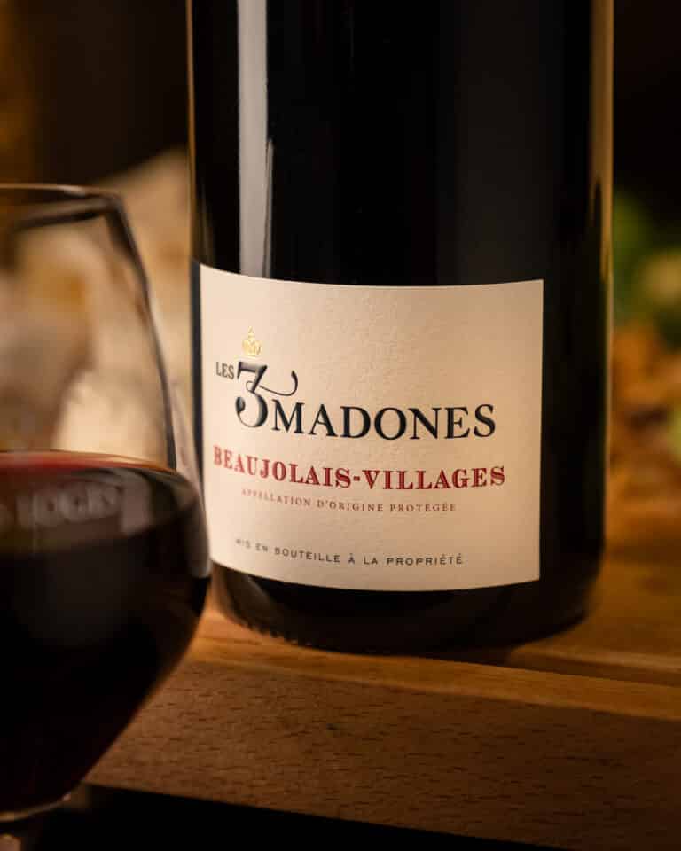 Beaujolais-Villages ou Beaujolais Nouveau : Comprendre les Différences